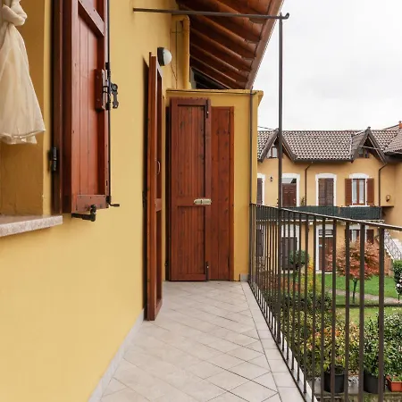 Holiday home Warm Cottage In Castelletto Sopra Ticino Near River *