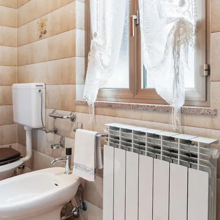 Holiday home Warm Cottage In Castelletto Sopra Ticino Near River *